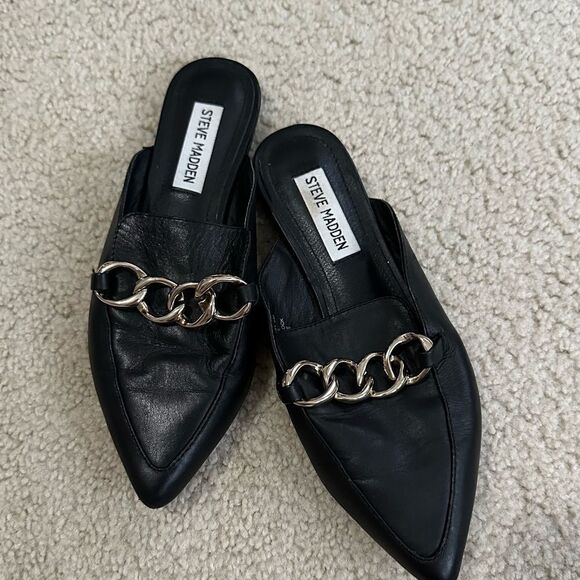 Steve Madden black career style loafers with gold chain detailing - Picture 2 of 8